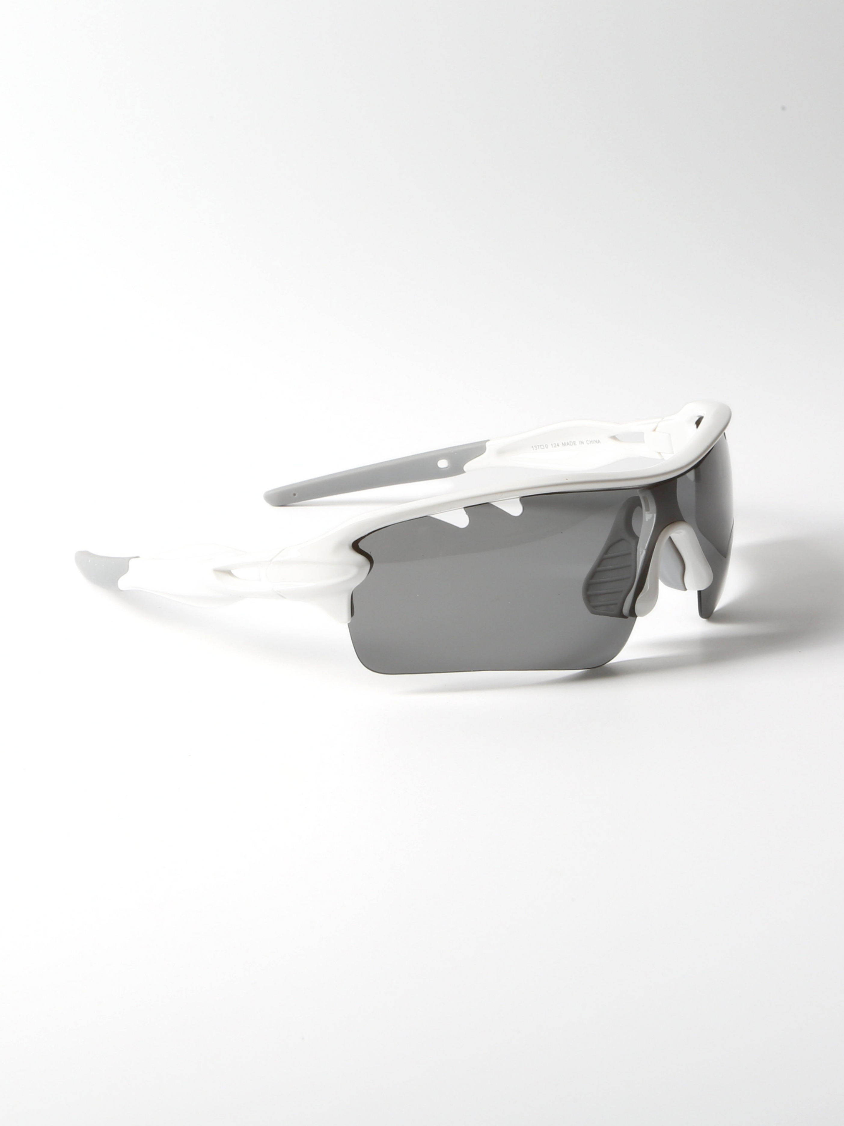 StrideFlow - UV400 Sun Protection Windproof Sports Goggles