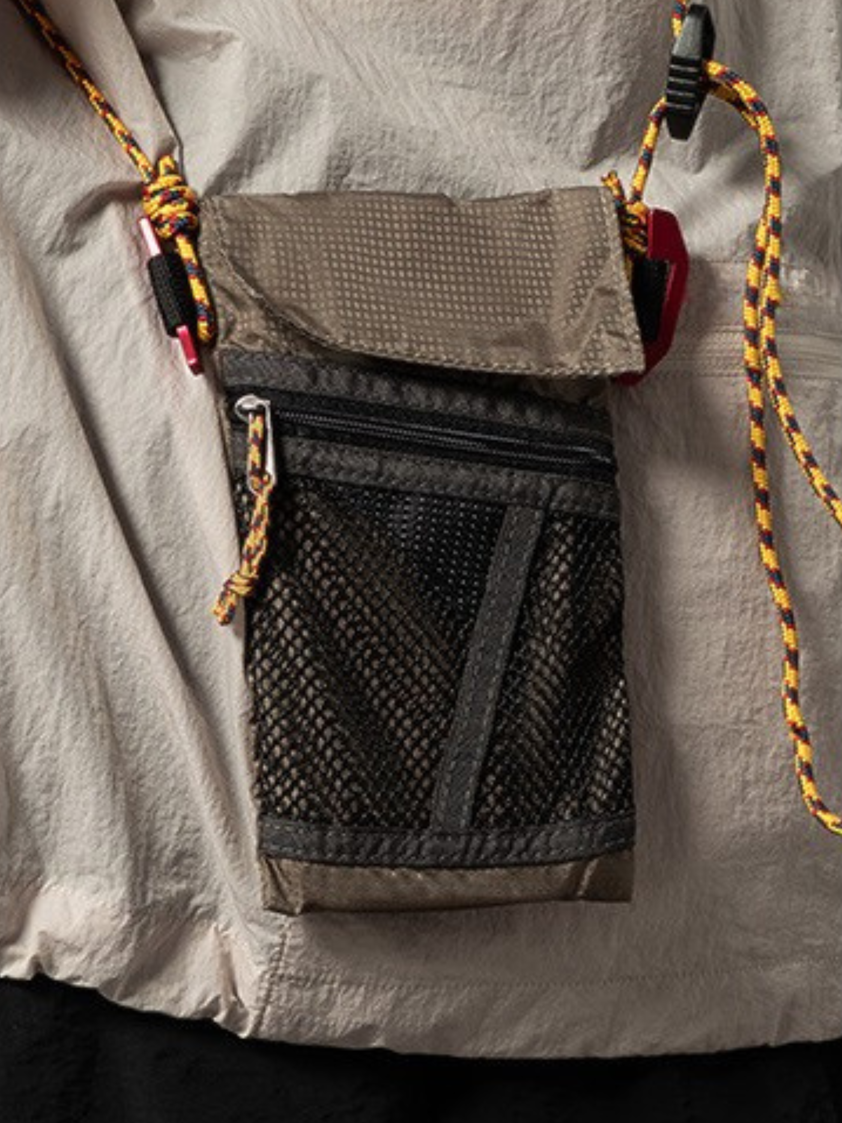 Snowthorn - Mini Water-Repellent Vertical Crossbody Phone Bag