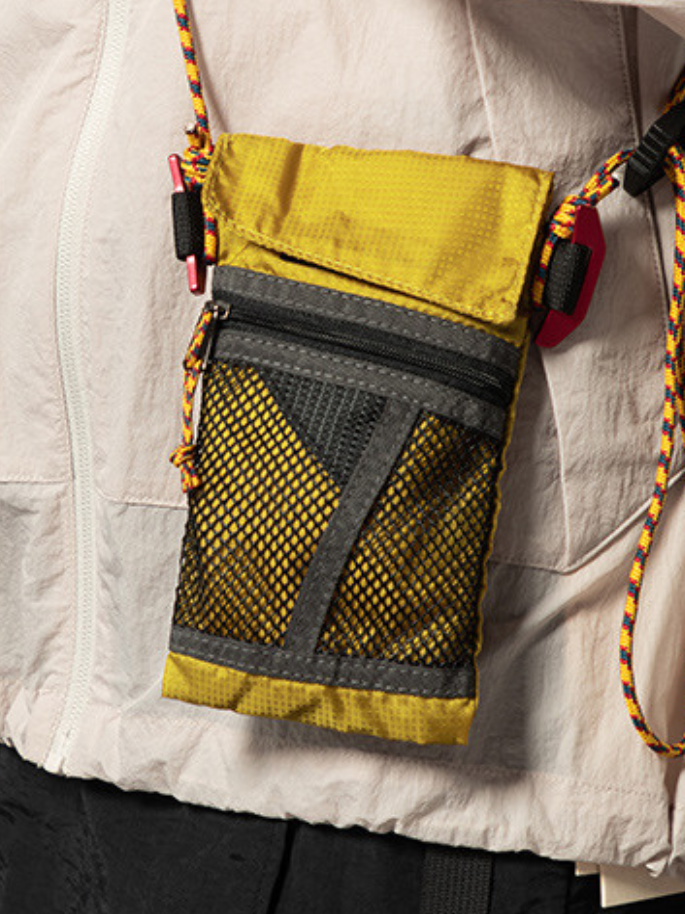 Snowthorn - Mini Water-Repellent Vertical Crossbody Phone Bag