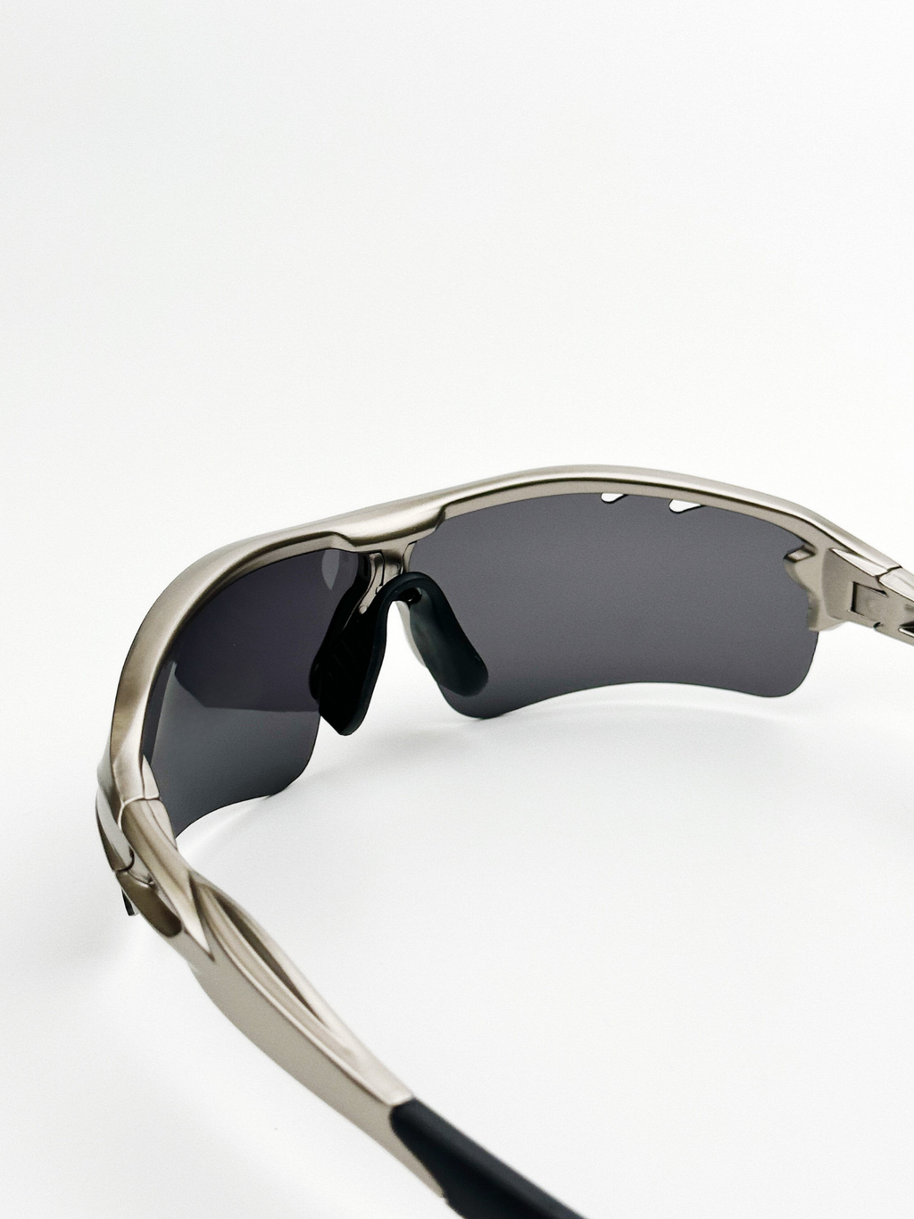 StrideFlow - UV400 Sun Protection Windproof Sports Goggles