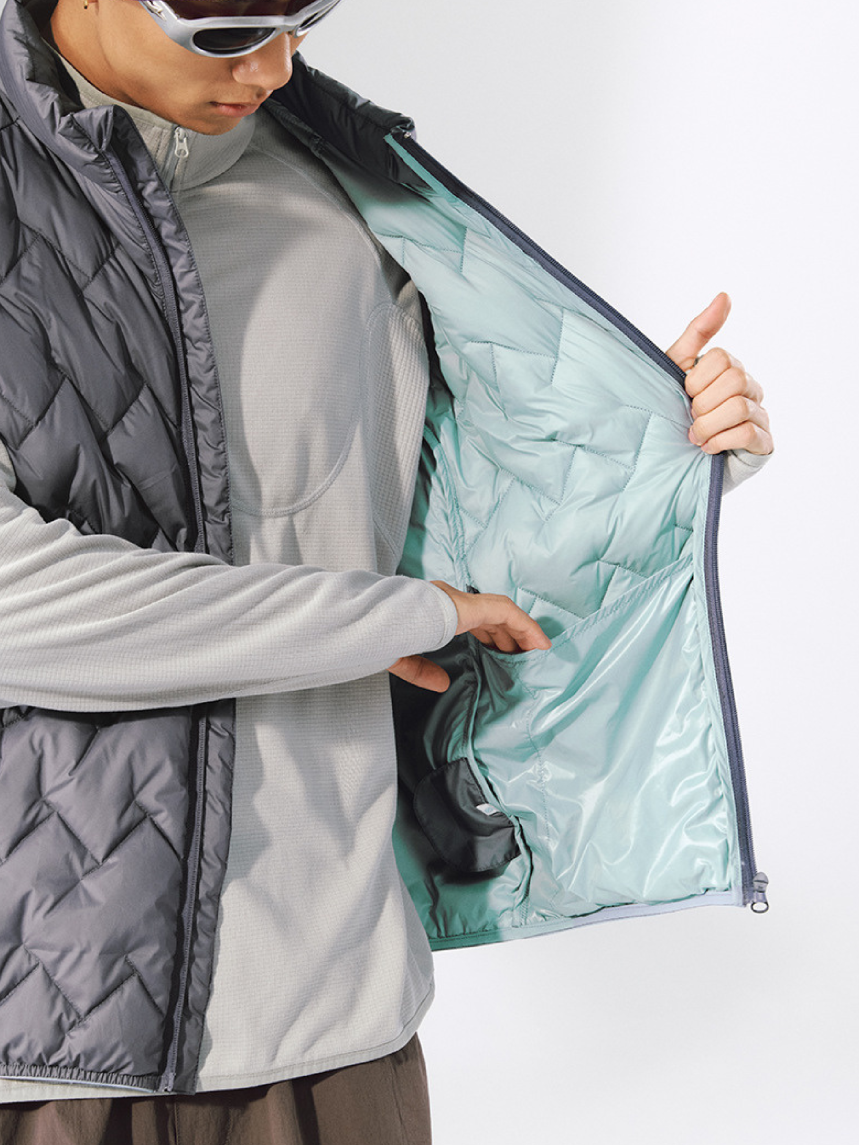 Wilderstone - Unisex 90% Down Lightweight Sorona® Down Vest