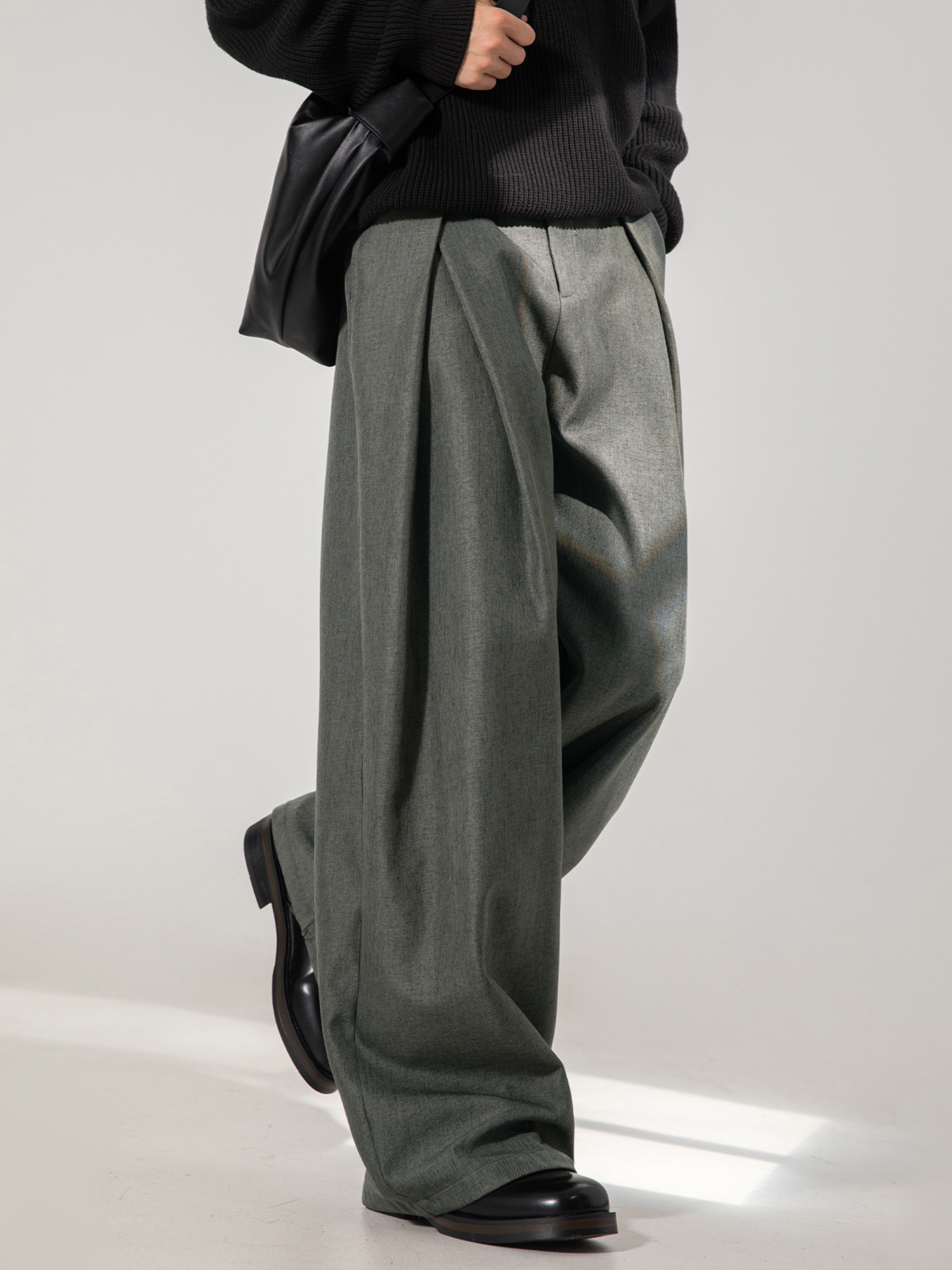 LightTent - Men's Cross-Pleated Drape Relaxed Fit Pants