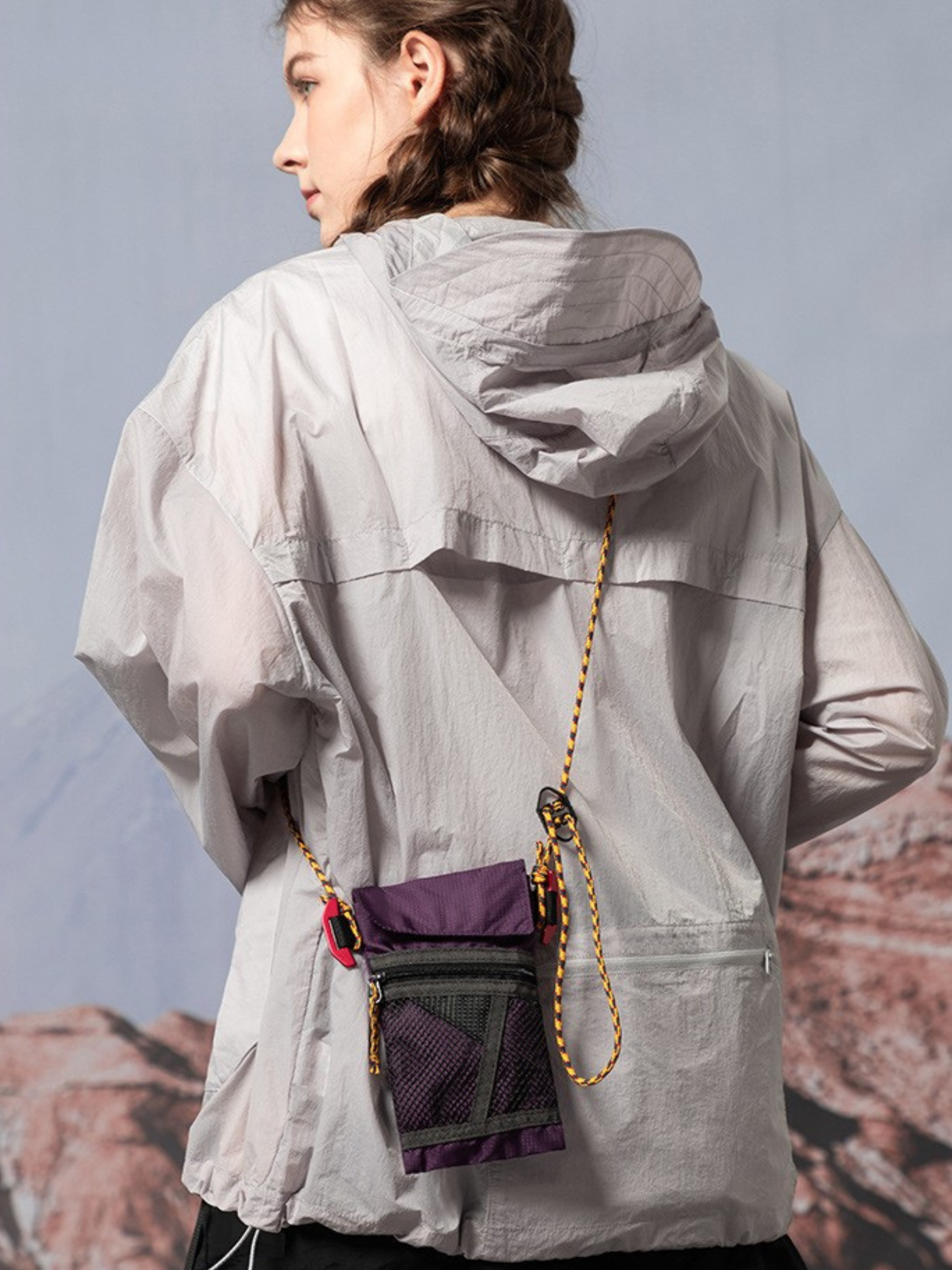 Snowthorn - Mini Water-Repellent Vertical Crossbody Phone Bag