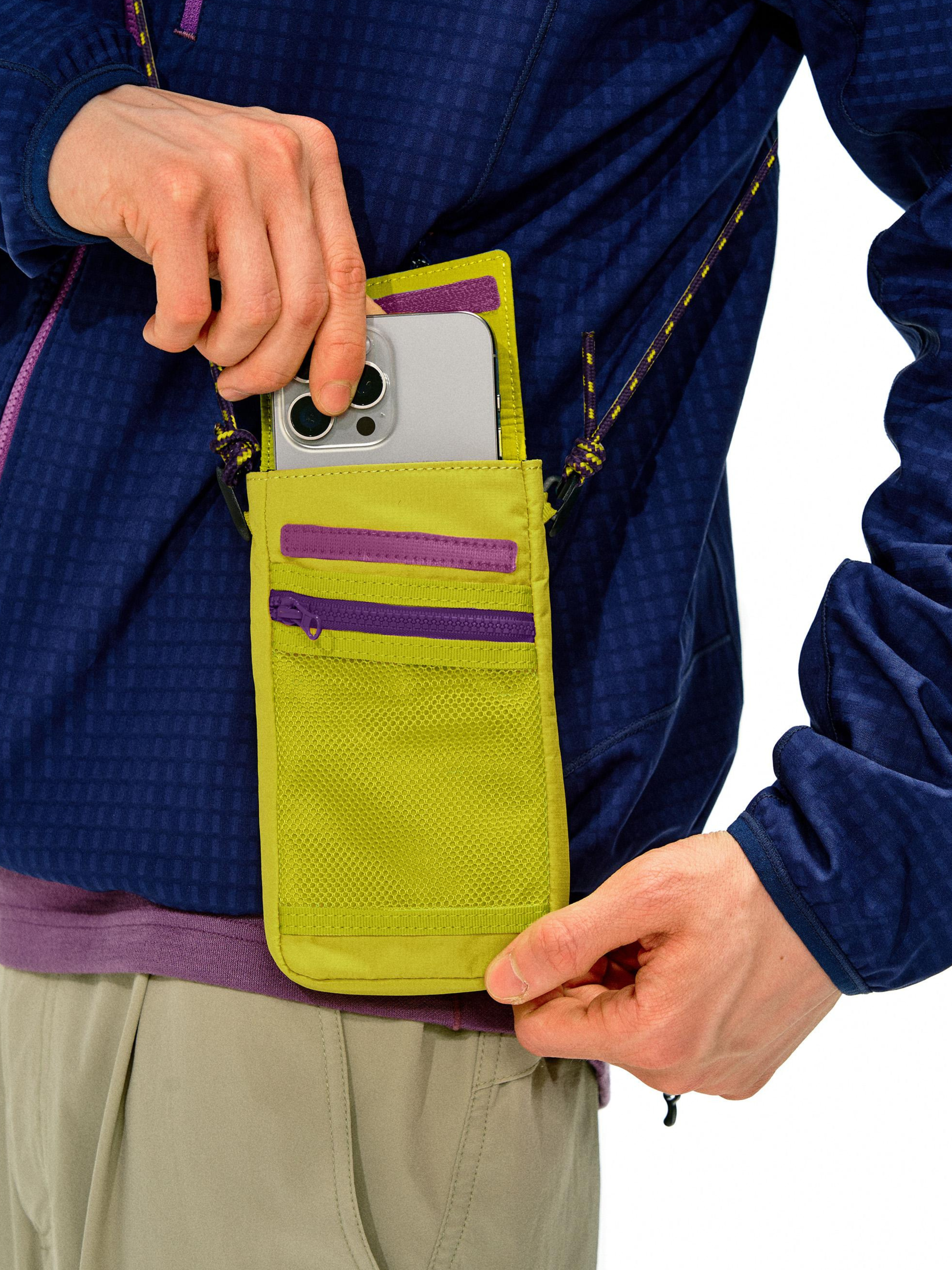 Blazewind - Lightweight Water-Repellent Crossbody Bag