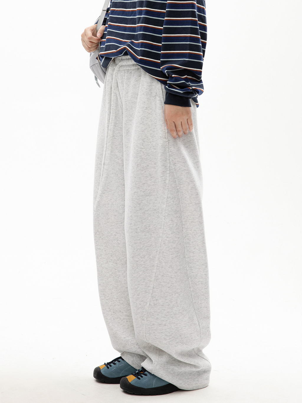 FrostDeck - Curved Seam Straight-Leg Wide Sweatpants