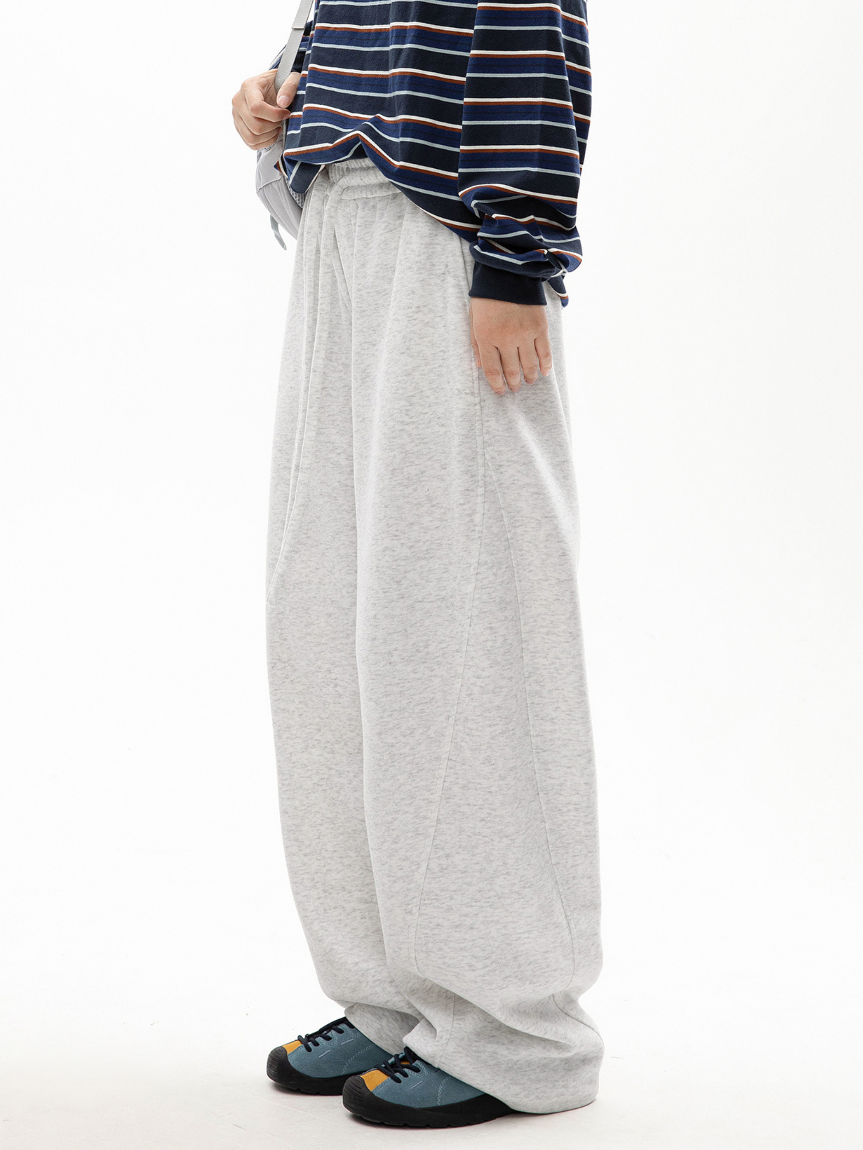 FrostDeck - Curved Seam Straight-Leg Wide Sweatpants