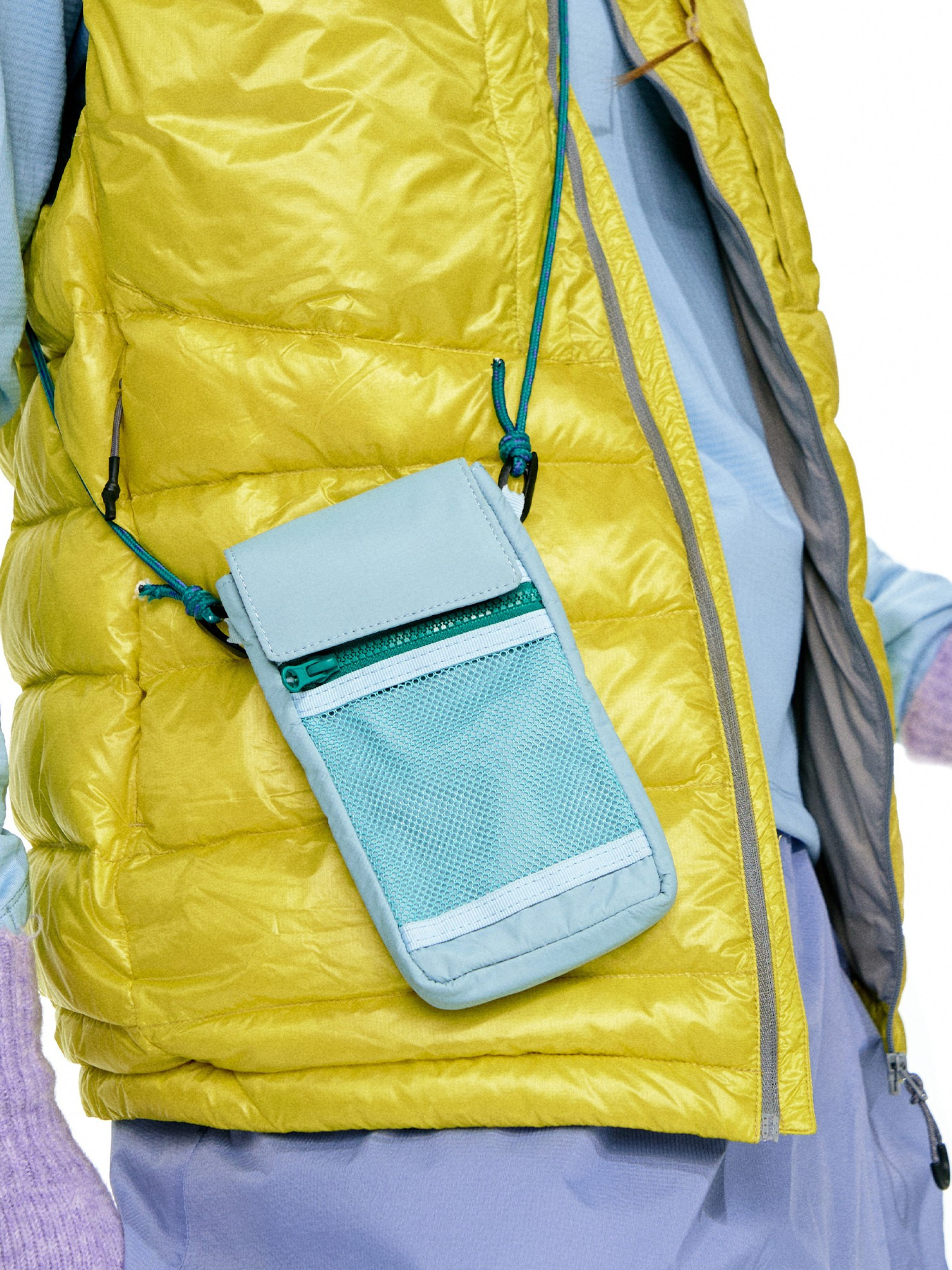 Blazewind - Lightweight Water-Repellent Crossbody Bag